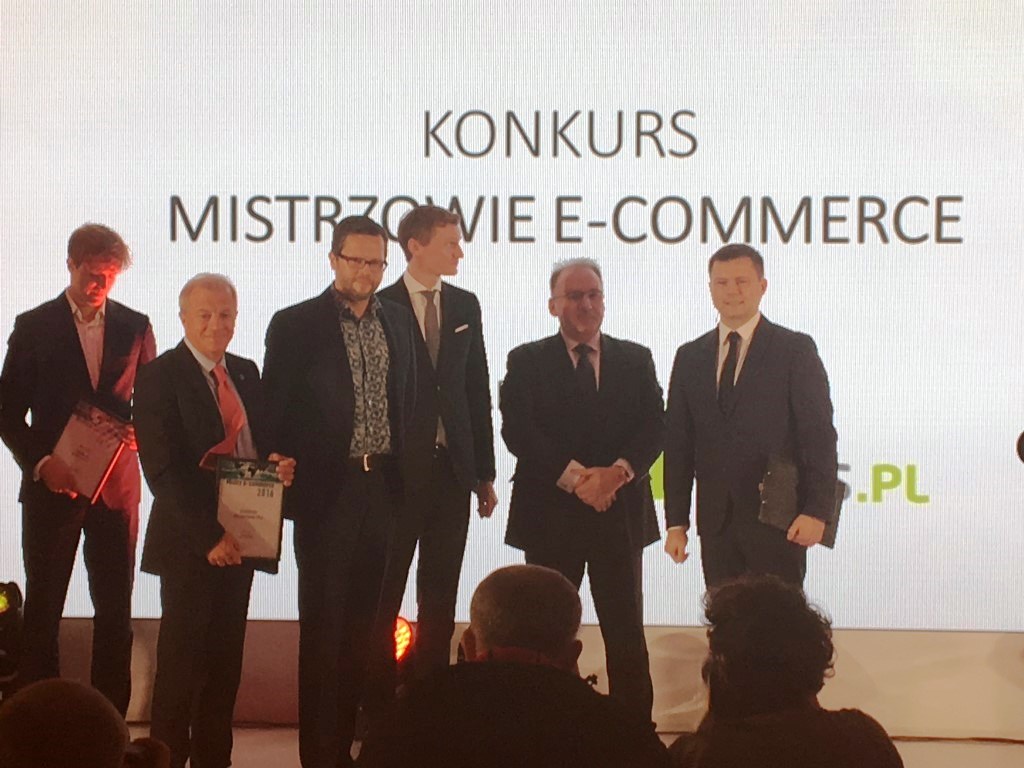 Na zdjęciu: prezes Zarządu TIM SA Krzysztof Folta – drugi od lewej, członek Zarządu Divante Sp. z o.o. Grzegorz Wroniszewski – trzeci od lewej, redaktor naczelny „Wprost” Jacek Pochłopień – pierwszy z prawej.